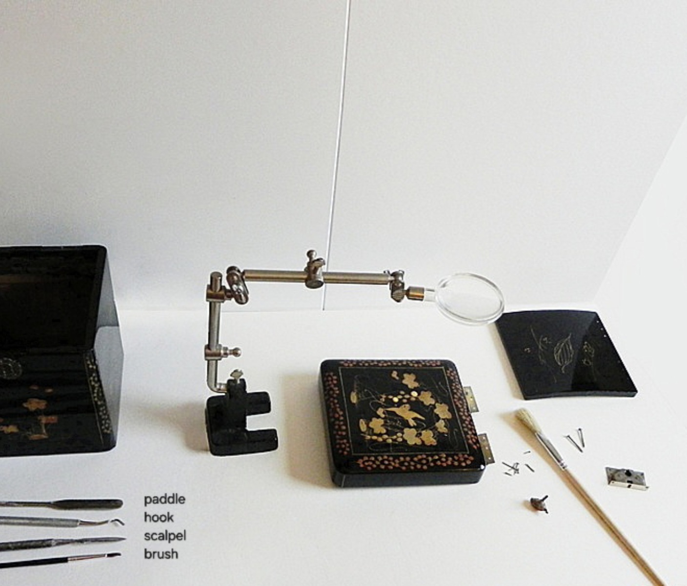 Conservators basic tool kit I object category: asiatica I 2012 ©Jasmin Liebetrau